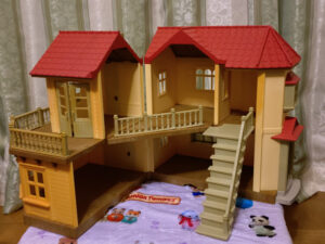 あかりの灯る大きなお家